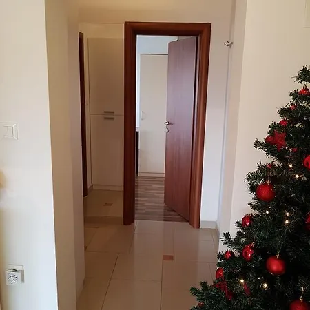 Apartment Marla *
